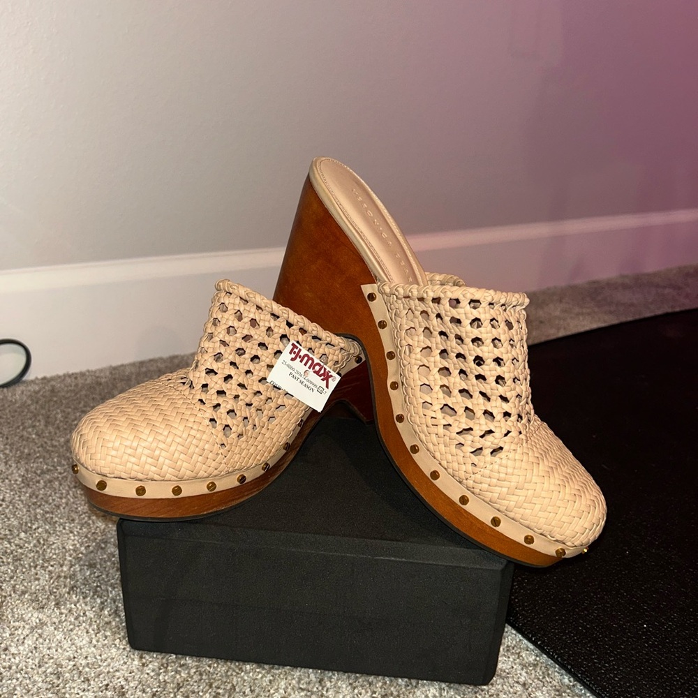 Veronica Beard Women’s Whicker Wedges